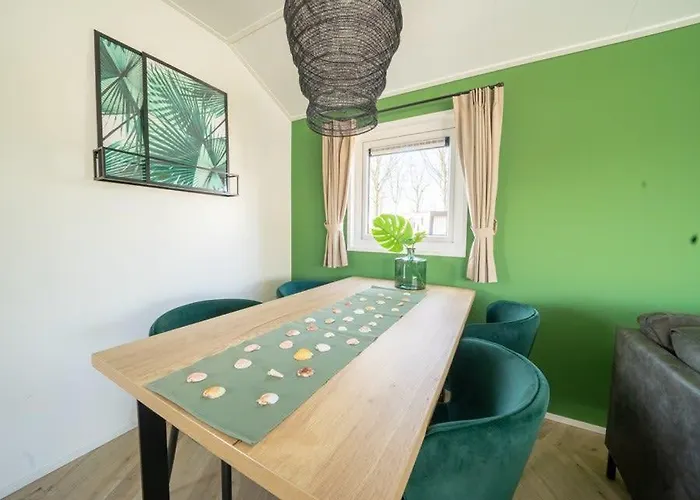 Aan De Maas Parque de vacaciones